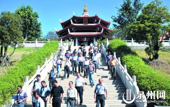 交通費(fèi)用、住宿費(fèi)、購物費(fèi)……旅游成節(jié)日消費(fèi)大頭