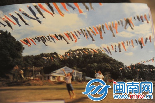 男孩節(jié)，藍(lán)天下飄舞的鯉魚(yú)風(fēng)箏