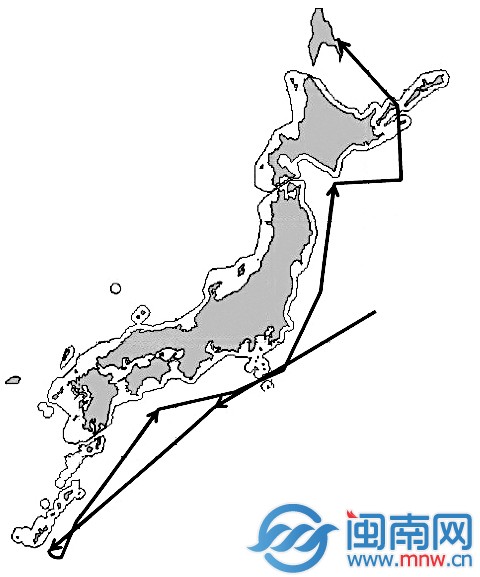 俄兩戰(zhàn)機繞日本巡邏 1