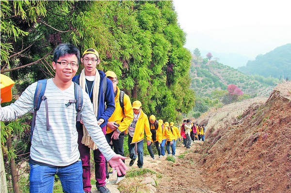 馬來西亞華裔青少年前往參觀龍安古民居活動