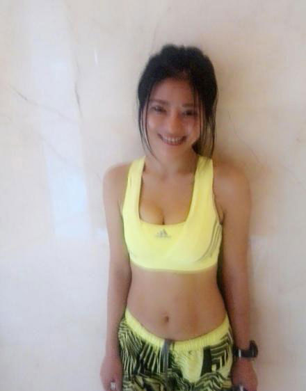 最美馬拉松女孩火了 跑步狂人要跑100個(gè)全程11