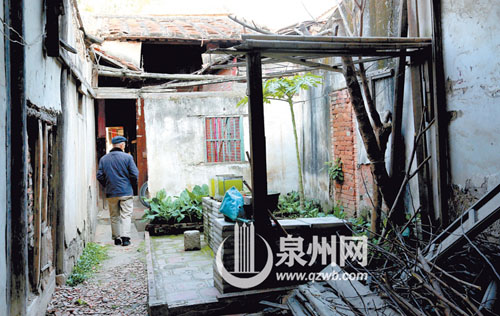 三朝巷26號，古厝大廳已經(jīng)變成一片小菜地，大廳部分