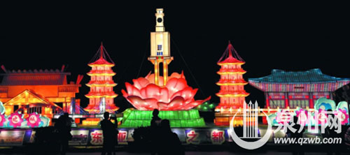 “東亞文化之都”主題花燈亮相，吸引市民拍照留念。