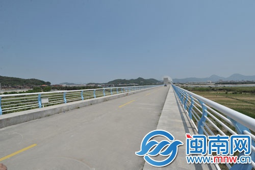 為方便村民出行，新橋限時(shí)段開放