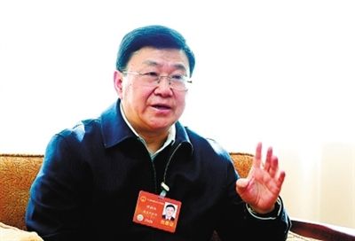重慶市人大常委會(huì)副主任譚棲偉。