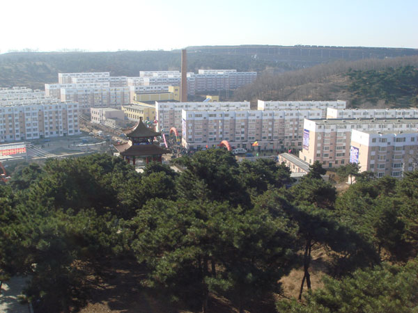 莫地棚戶區(qū)改造后，環(huán)境優(yōu)美，景色怡人。