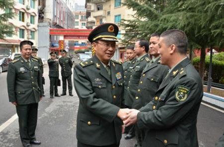貴州省委常委、軍區(qū)司令員王盛槐王盛槐