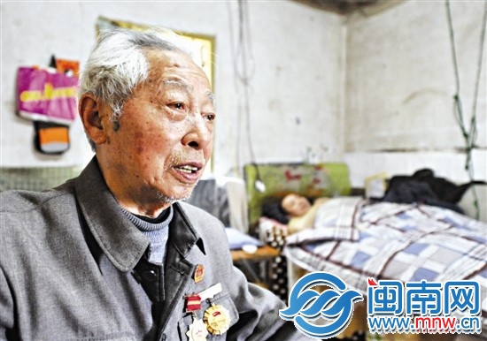 擔(dān)心百年之后癱兒無人照顧，85歲的黃祖填眼角噙淚