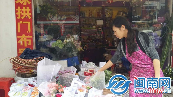 明天就是母親節(jié)，花店迎來最忙碌的時刻