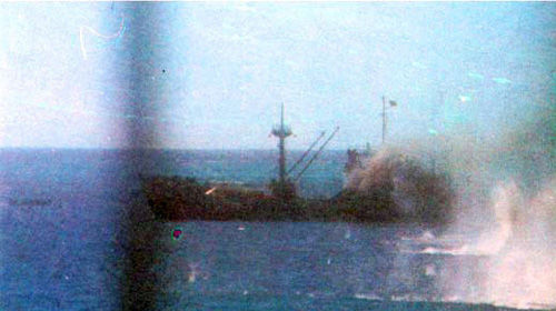 1988年3月14日，中國海軍在南沙赤瓜礁附近海域與越