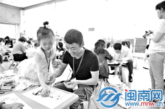 泉州婦聯(lián)昨舉辦親子圖書制作比賽