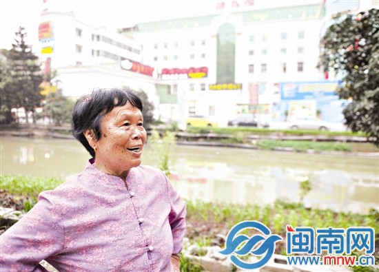 史阿婆對(duì)救起她的張寶紅很是感激