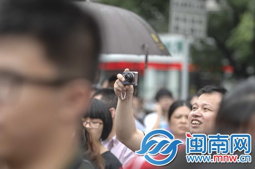 為孩子記錄這一天（攝于泉州九中）