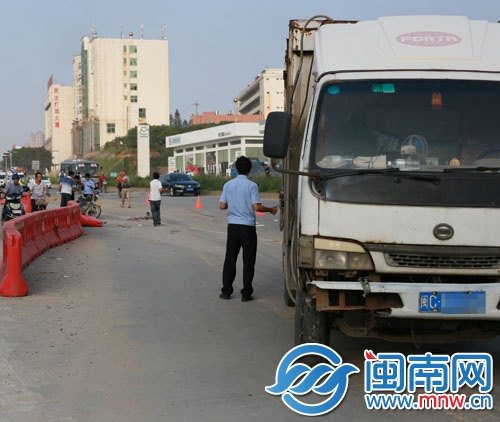 事發(fā)路段正在施工，路面凹凸不平