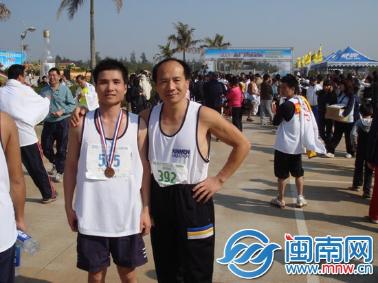 兒子24歲那年，和我一起參加金門馬拉松比賽