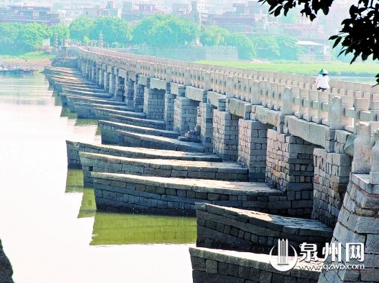 洛陽(yáng)橋是我國(guó)現(xiàn)存最早的跨海石橋