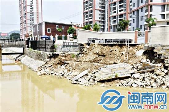 洗衣房坍塌現(xiàn)場(chǎng)，附近村民已重回北渠洗衣