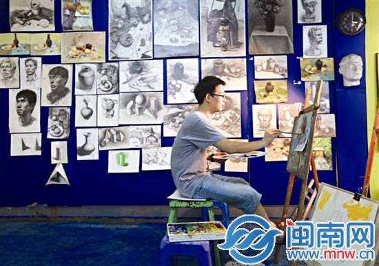 由于期末考逼近，一些藝考生暫緩練習(xí)，昨天只有一名