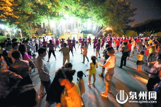 西湖公園各群眾團(tuán)體各有“地盤(pán)”