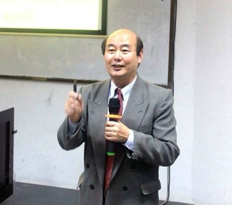 　廈門大學(xué)外文學(xué)院院長紀(jì)玉華