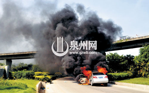 自燃場(chǎng)面驚人