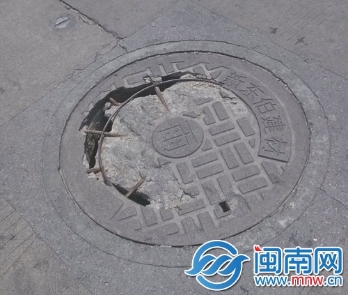 窨井蓋破損嚴(yán)重