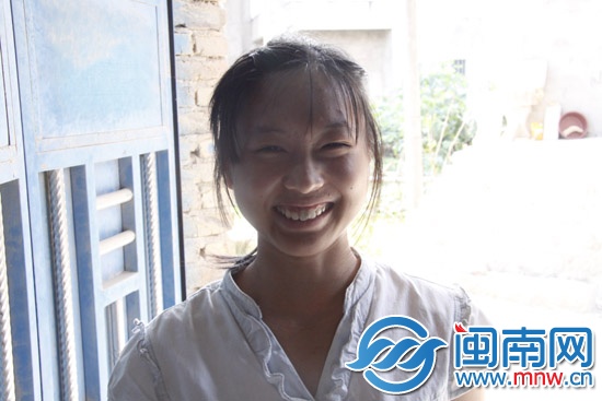 把淚水裝回心里 用汗水澆灌夢(mèng)想12
