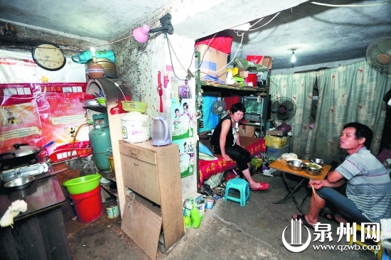 社區(qū)儲(chǔ)藏間住人