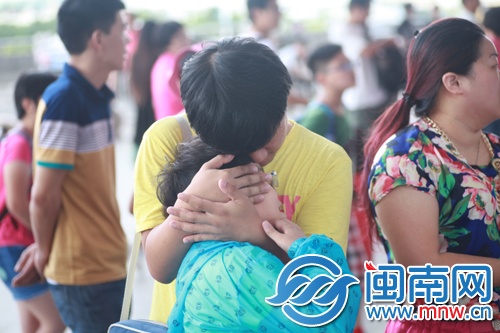 11名小記者背起行囊上浙大