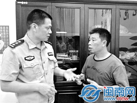 聽(tīng)民警介紹妻子搭乘客車(chē)出事故，張家喜目瞪口呆1分
