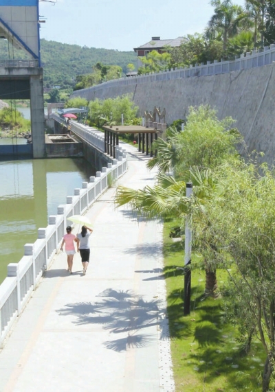 圖為會(huì)展中心北區(qū)景觀岸線。