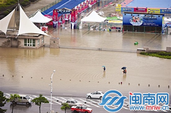 安吉路，海峽體育中心成了“水世界”